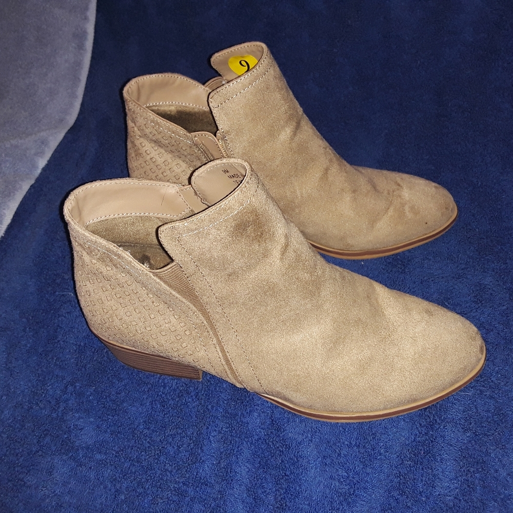 *2 For 20* Mia Tan Shoes Size 9